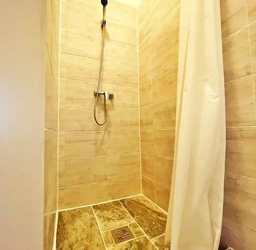 Spacious Flat شقة