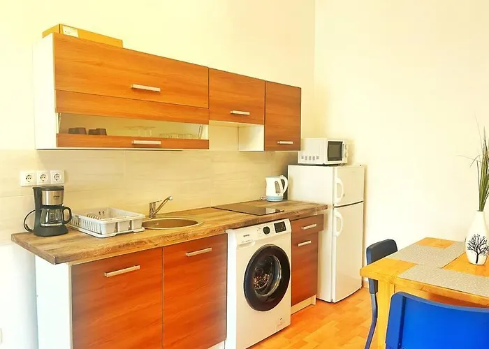 Spacious Flat شقة